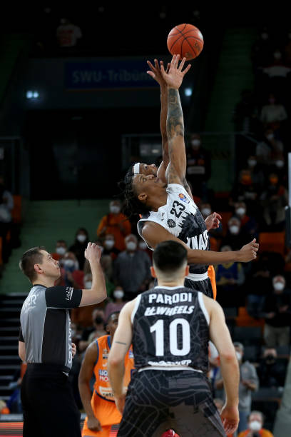 0万英镑的 0万英镑的