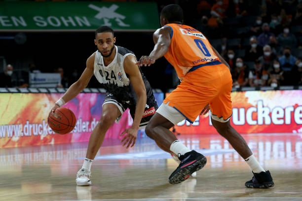 展现出了卓 展现出了卓